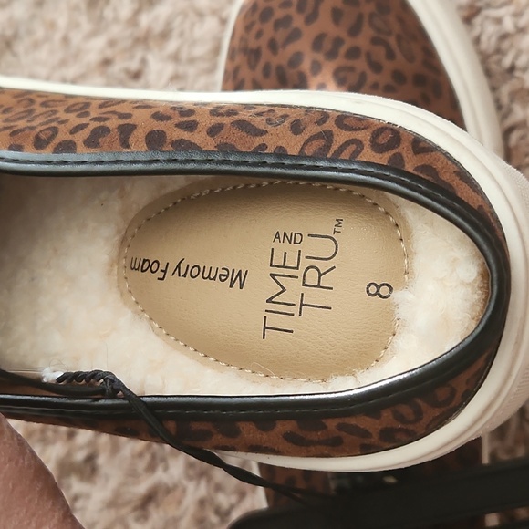 Brand New Clogs - Picture 3 of 4